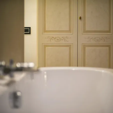 Luxury Ripetta 2 Rom